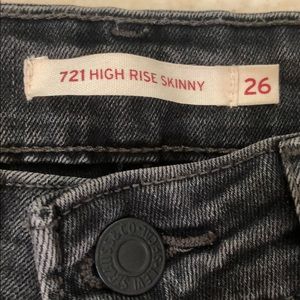 Levi’s 721 High Rise Skinny so 26